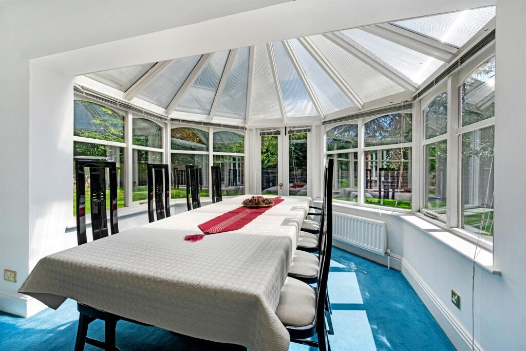 6 bedroom detached house for sale in Bollinway, Hale, Altrincham, WA15